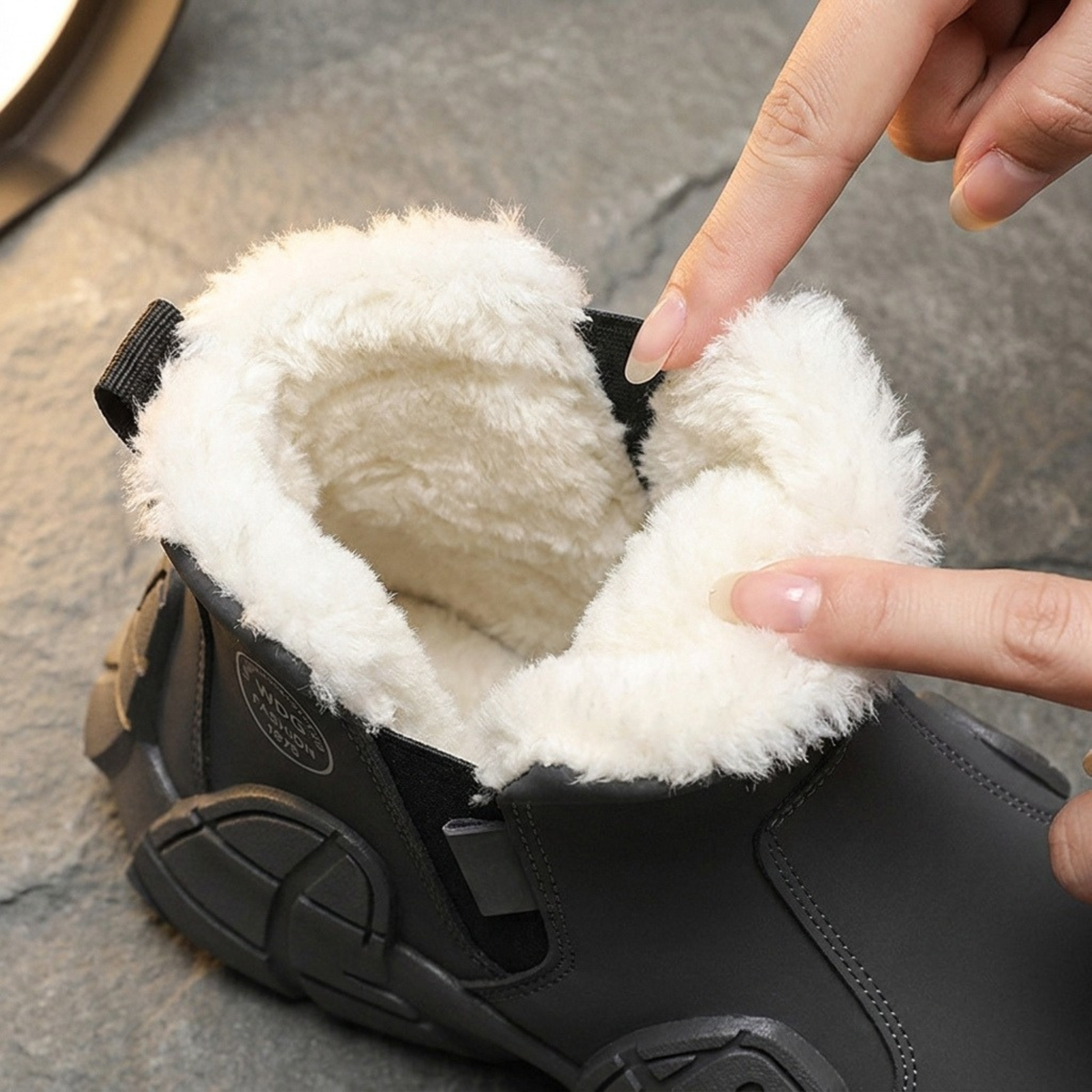 Bottes d'Hiver Doublées Sherpa Imperméables - Semelle Antidérapante.