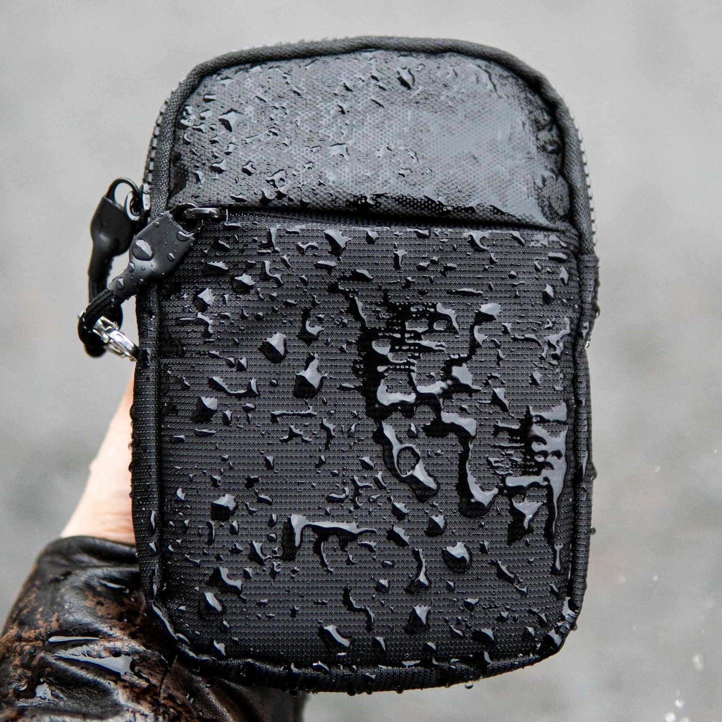 Néosac™ – L’Essentiel Urbain, Toujours à Portée de Main