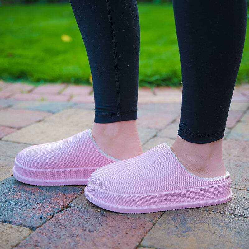 Charger la vidéo : Équipez-vous pour le travail et l'aventure avec nos chaussures de sécurité polyvalentes